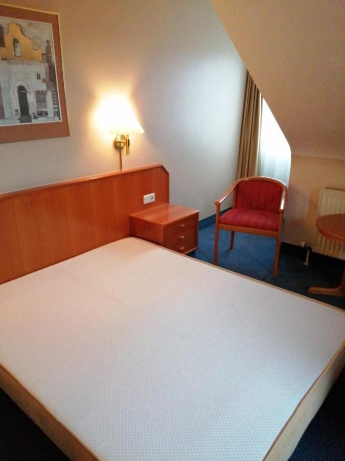 Apartment แลมแพร์ตไฮม์ ภายนอก รูปภาพ