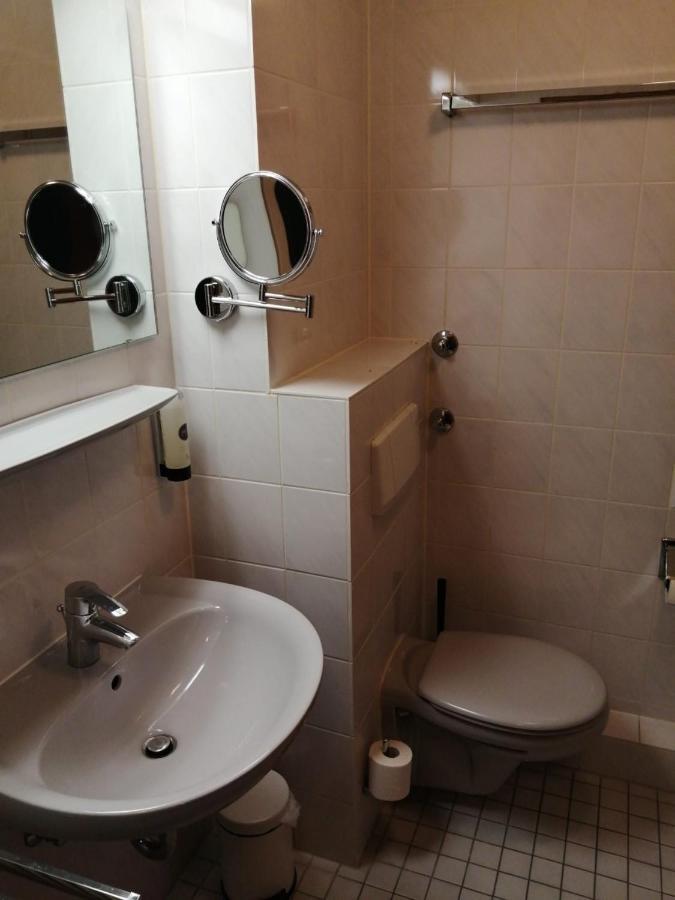 Apartment แลมแพร์ตไฮม์ ภายนอก รูปภาพ